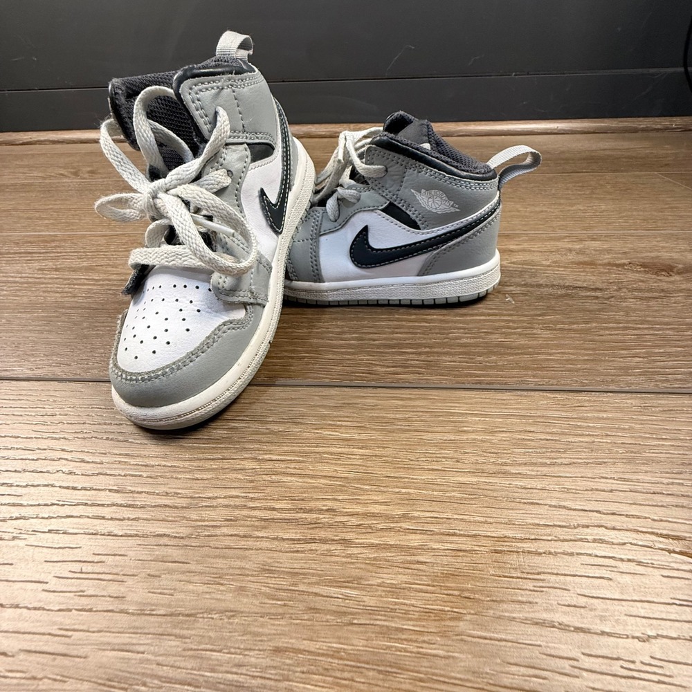 Kids Jordan 1 Mid Toddler Shoes White Grey Black Sneakers Size 9C